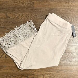 NWT Chico’s Travelers pull-on crop pants - Size XLP - Perfect for spring travel